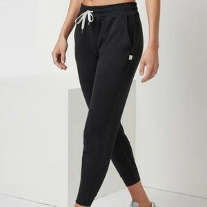 Vuori Black Joggers